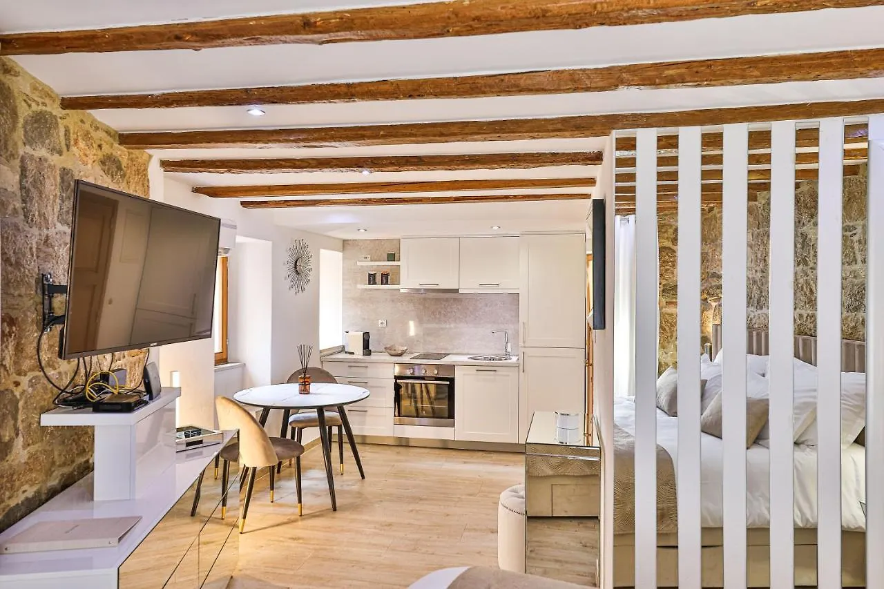 Old Town Pearl Apartment 스플리트