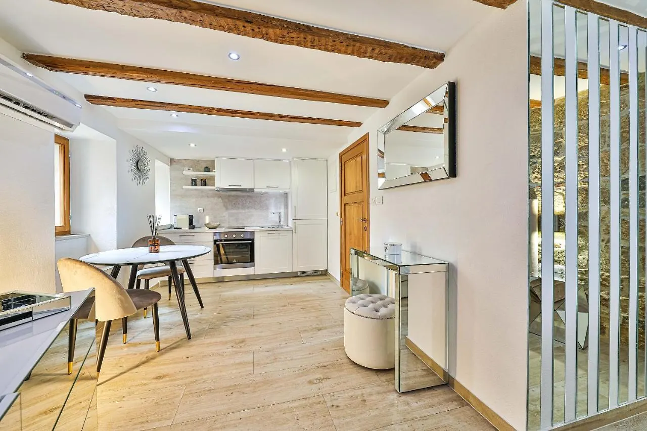 Old Town Pearl Apartment 스플리트
